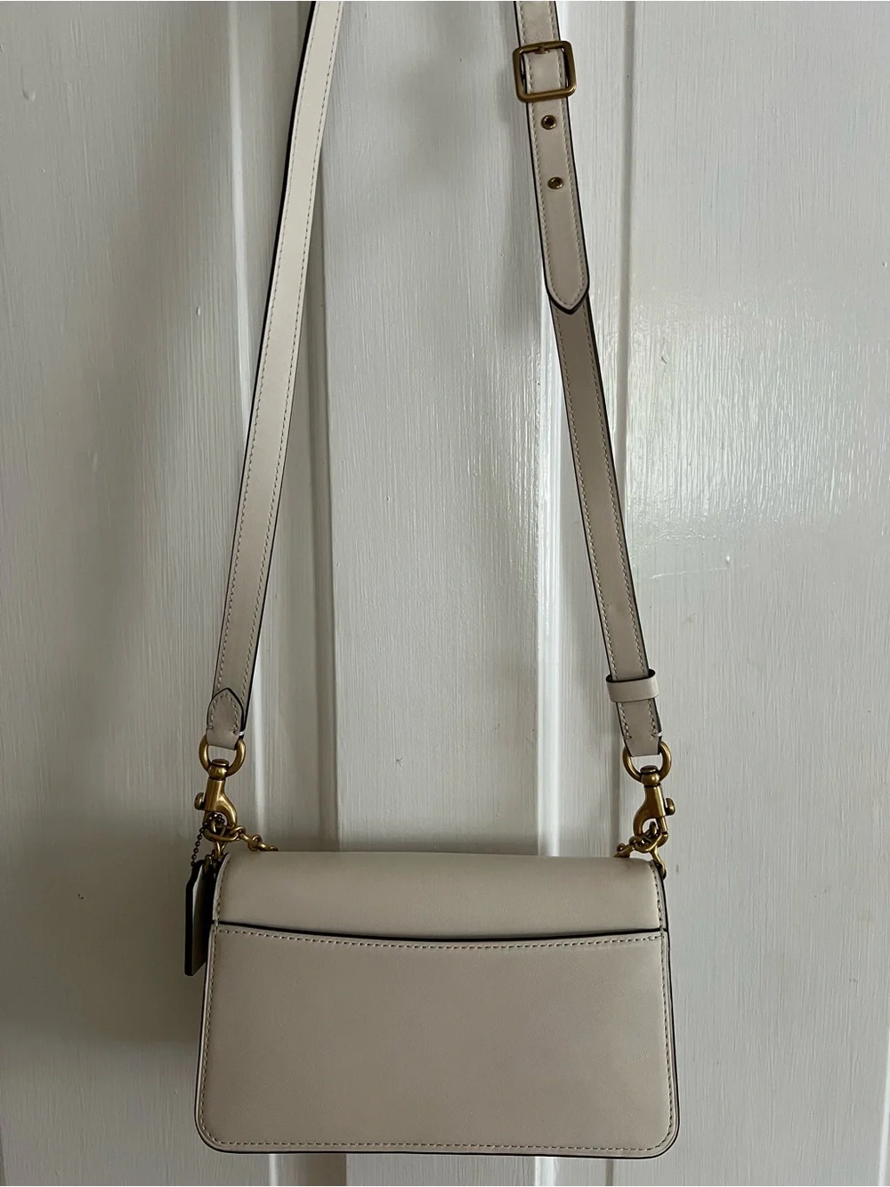 *Barely Used* Coach Beat Crossbody Bag in Chalk, Gold Chain, Dust Bag Included!
